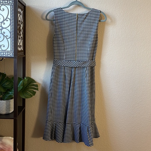 Calvin Klein Ruffle Hem Belted Dress Sz 6 - Picture 2 of 4